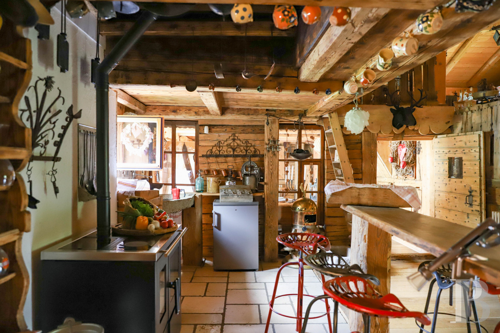 A traditional chalet barn surrounded by alpine pastures in Haute-Savoie, not far from Morzine - photo  n°15